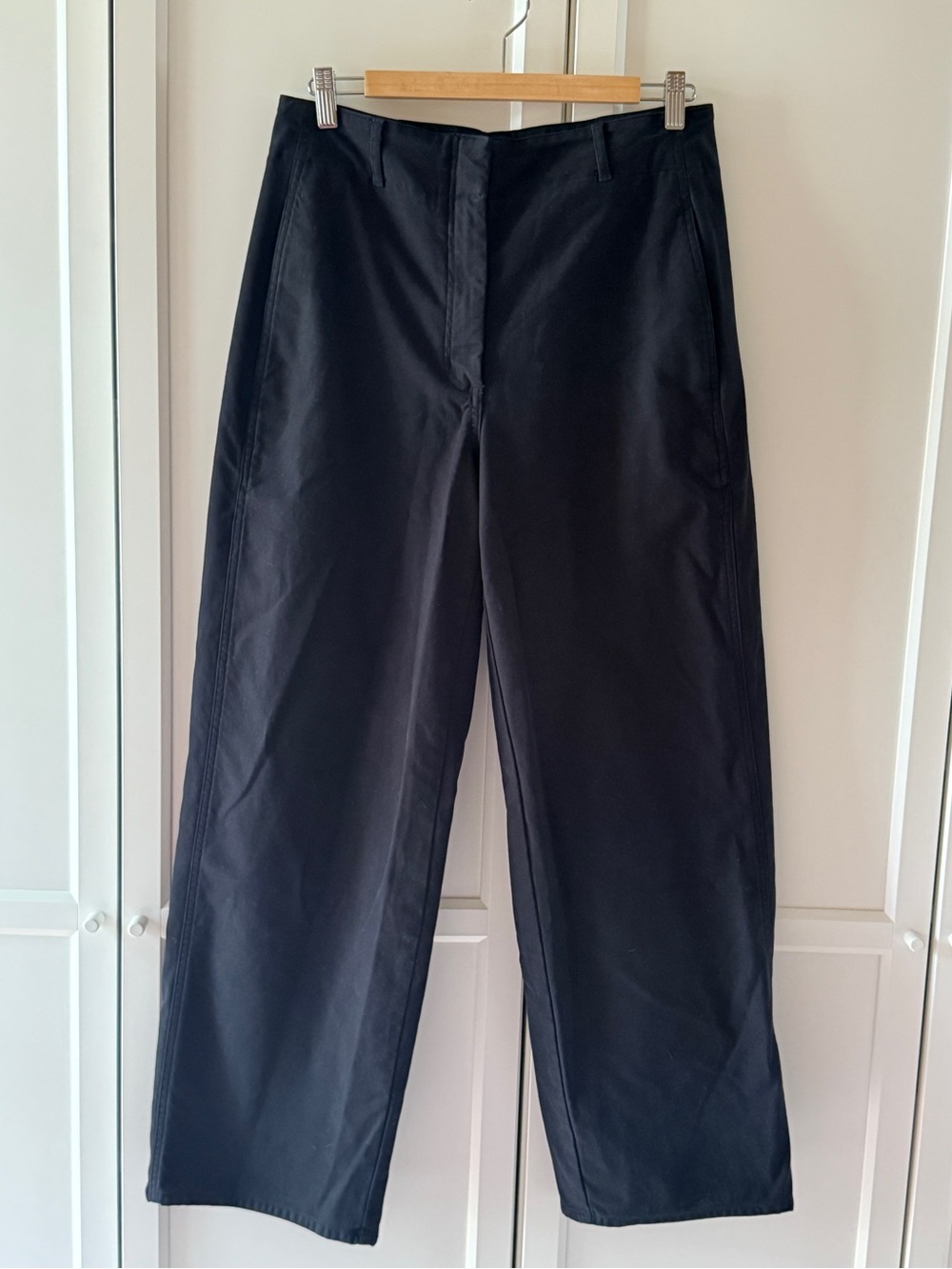 Aritzia Ascendant Pant. Black. Size 10.